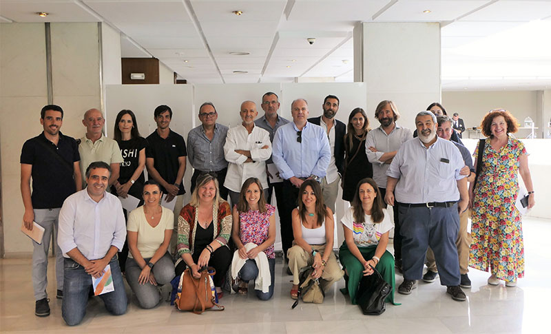 Foto de grupo de participantes en las jornadas en Sevilla